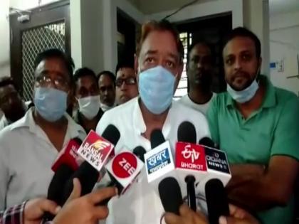 Armed mob vandalises ex-BJP MLA's house in Indore, injures one | Armed mob vandalises ex-BJP MLA's house in Indore, injures one Armed mob vandalises ex-BJP MLA's house in Indore, injures one | Armed mob vandalises ex-BJP MLA's house in Indore, injures one