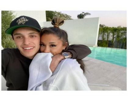 Ariana Grande, fiance Dalton Gomez donate Christmas gifts to children at hospital | Ariana Grande, fiance Dalton Gomez donate Christmas gifts to children at hospital Ariana Grande, fiance Dalton Gomez donate Christmas gifts to children at hospital | Ariana Grande, fiance Dalton Gomez donate Christmas gifts to children at hospital