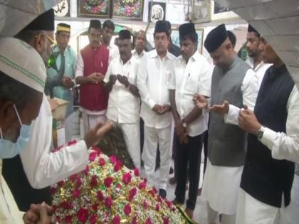 TN: DMK leaders offer prayers at Dargah for Udhayanidhi Stalin's successful political career | TN: DMK leaders offer prayers at Dargah for Udhayanidhi Stalin's successful political career