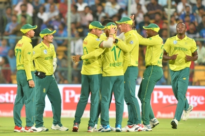 Domestic cricket in SA halted following 'second wave' of Covid-19 | Domestic cricket in SA halted following 'second wave' of Covid-19