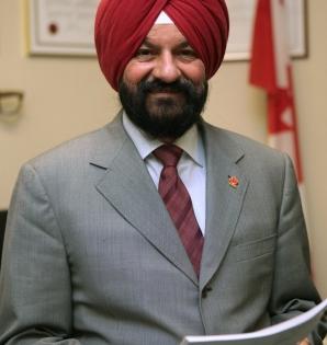 Brampton honours Canada's first turbaned Sikh MP Gurbax Malhi | Brampton honours Canada's first turbaned Sikh MP Gurbax Malhi