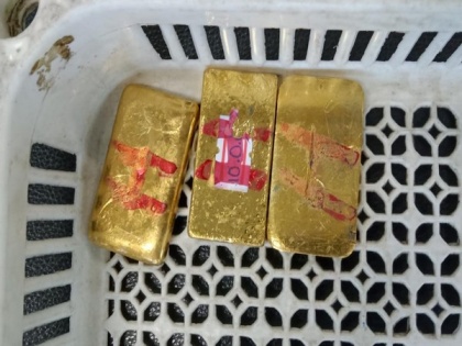 Gold worth Rs 23 lakh seized from passenger at Imphal airport | Gold worth Rs 23 lakh seized from passenger at Imphal airport