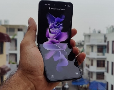 3 lakh foldable smartphones to be sold in India in 2022: Report | 3 lakh foldable smartphones to be sold in India in 2022: Report