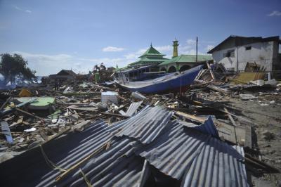 5.8-magnitude quake strikes Indonesia | 5.8-magnitude quake strikes Indonesia