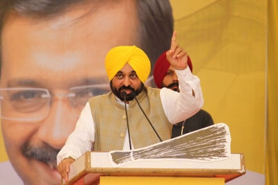 Broom will sweep mud in Gujarat to oust lotus: Punjab CM | Broom will sweep mud in Gujarat to oust lotus: Punjab CM