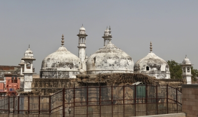 Survey report lists Hindu symbols inside Gyanvapi mosque | Survey report lists Hindu symbols inside Gyanvapi mosque