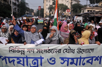 Anti-CAA protesters obstruct key highways in Bengal | Anti-CAA protesters obstruct key highways in Bengal