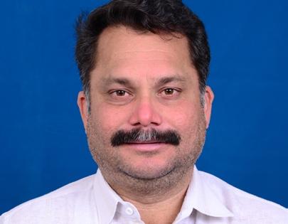 After Oppn MLA offers bullet ride, Goa PWD Minister urges public to report potholes | After Oppn MLA offers bullet ride, Goa PWD Minister urges public to report potholes After Oppn MLA offers bullet ride, Goa PWD Minister urges public to report potholes | After Oppn MLA offers bullet ride, Goa PWD Minister urges public to report potholes