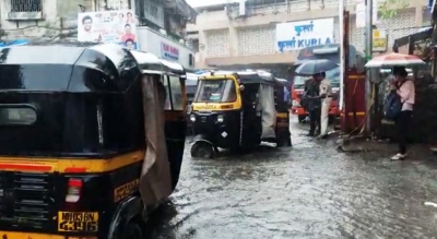 Mumbai & MMR get heavy rains, one feared drowned | Mumbai & MMR get heavy rains, one feared drowned