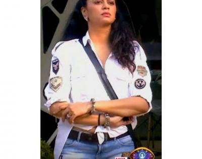 Bigg Boss 14: Kavita Kaushik gets fighting chance to re-enter the house | Bigg Boss 14: Kavita Kaushik gets fighting chance to re-enter the house Bigg Boss 14: Kavita Kaushik gets fighting chance to re-enter the house | Bigg Boss 14: Kavita Kaushik gets fighting chance to re-enter the house