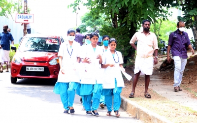 2 health workers show Nipah symptoms in Kerala's Kozhikode | 2 health workers show Nipah symptoms in Kerala's Kozhikode