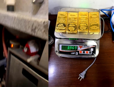 Customs seize 4kg gold during search in aircraft at Delhi airport | Customs seize 4kg gold during search in aircraft at Delhi airport