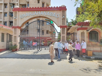 Shahjahanabad society in Delhi sealed after Tablighi Jamaat cases | Shahjahanabad society in Delhi sealed after Tablighi Jamaat cases