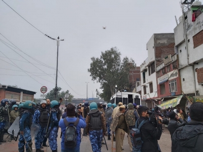 47 paramilitary coys to help Delhi cops manage CAA protests | 47 paramilitary coys to help Delhi cops manage CAA protests 47 paramilitary coys to help Delhi cops manage CAA protests | 47 paramilitary coys to help Delhi cops manage CAA protests