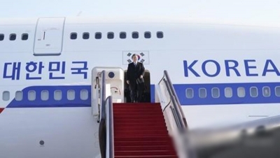 S.Korea's new presidential jet enters service for Moon's M-E trip | S.Korea's new presidential jet enters service for Moon's M-E trip