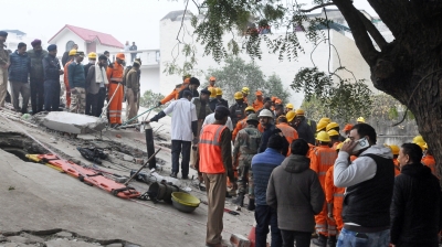Lucknow house collapse: Rescue operations end, 3rd body retrieved | Lucknow house collapse: Rescue operations end, 3rd body retrieved