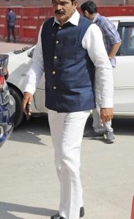 Congress GS K. C. Venugopal to meet ex-CM Uddhav Thackeray today | Congress GS K. C. Venugopal to meet ex-CM Uddhav Thackeray today