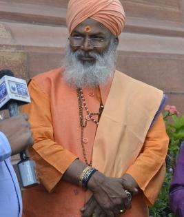 J'khand sends Sakshi Maharaj to 14-day quarantine | J'khand sends Sakshi Maharaj to 14-day quarantine