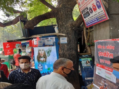 Companies rush to Baba ka Dhaba for advertising, Baba to get someone to help him cater to high food demand | Companies rush to Baba ka Dhaba for advertising, Baba to get someone to help him cater to high food demand