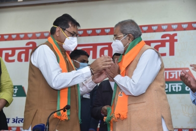Veteran leader Ghanshyam Tiwari makes 'ghar wapsi' to BJP | Veteran leader Ghanshyam Tiwari makes 'ghar wapsi' to BJP Veteran leader Ghanshyam Tiwari makes 'ghar wapsi' to BJP | Veteran leader Ghanshyam Tiwari makes 'ghar wapsi' to BJP