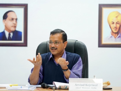 Kejriwal criticises Centre as ex-Law Minister opposes ordinance | Kejriwal criticises Centre as ex-Law Minister opposes ordinance