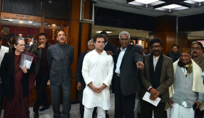 Rahul, Antony, Tharoor provide MPLAD funds to fight corona | Rahul, Antony, Tharoor provide MPLAD funds to fight corona