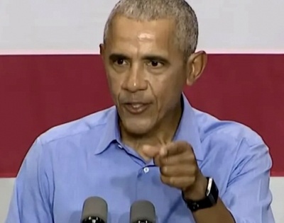 Barack Obama still wearing Fitbit watch recalled for burn risk | Barack Obama still wearing Fitbit watch recalled for burn risk