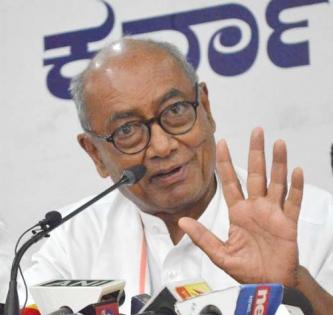 MP farmers cheated of Rs 70 lakh: Digvijay | MP farmers cheated of Rs 70 lakh: Digvijay MP farmers cheated of Rs 70 lakh: Digvijay | MP farmers cheated of Rs 70 lakh: Digvijay