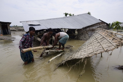 Assam flood situation grim, 59 lives lost, 33 lakh affected | Assam flood situation grim, 59 lives lost, 33 lakh affected