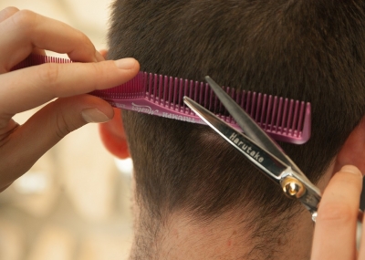 UP barber booked for refusing haircut to Dalit | UP barber booked for refusing haircut to Dalit