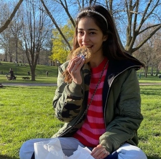 Ananya Panday reveals what makes her 'smile 101' | Ananya Panday reveals what makes her 'smile 101'
