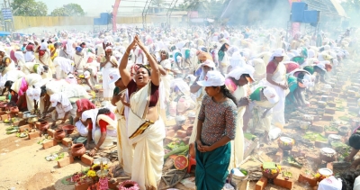Lakhs of women devotees take part in Attukal Pongala in Thiruvananthapuram | Lakhs of women devotees take part in Attukal Pongala in Thiruvananthapuram
