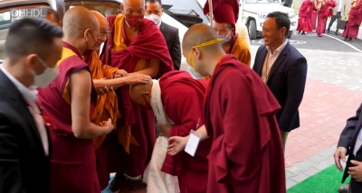 Dalai Lama arrives to a rousing reception in Ladakh | Dalai Lama arrives to a rousing reception in Ladakh