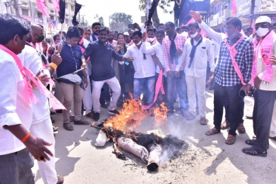 Massive protests across Telangana over PM's remarks | Massive protests across Telangana over PM's remarks