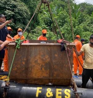 Indian Navy operation to find trappped Meghalaya miners continues, one body recovered | Indian Navy operation to find trappped Meghalaya miners continues, one body recovered