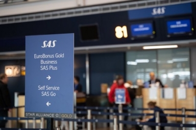 Queue chaos at Stockholm airport as people rush to travel | Queue chaos at Stockholm airport as people rush to travel