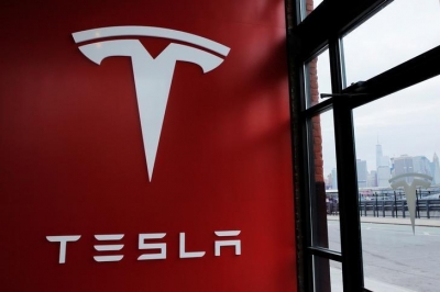 Tesla probes top executive over suspicious order: Report | Tesla probes top executive over suspicious order: Report
