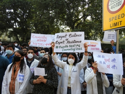 Resident doctors continue strike, threaten mass resignation | Resident doctors continue strike, threaten mass resignation