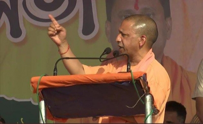 Battle for UP: Not 'Samajwadi' but 'Tamanchawadi': Yogi Adityanath | Battle for UP: Not 'Samajwadi' but 'Tamanchawadi': Yogi Adityanath