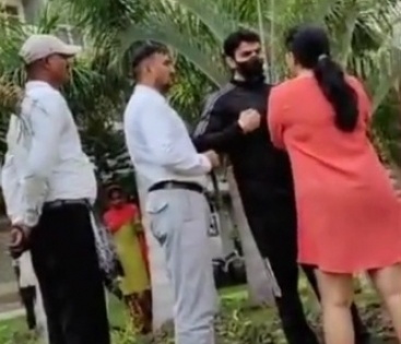 Noida police takes cognizance after video of BJP leader abusing woman goes viral | Noida police takes cognizance after video of BJP leader abusing woman goes viral