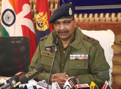 J&K DGP reviews security scenario in Kashmir | J&K DGP reviews security scenario in Kashmir