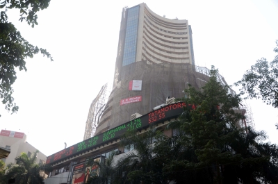 Global cues sent equity indices; realty stocks down | Global cues sent equity indices; realty stocks down