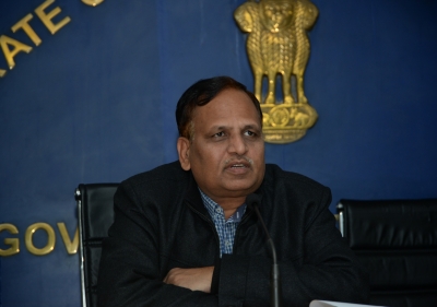 Satyendar Jain inspects road reconstruction drive in Delhi | Satyendar Jain inspects road reconstruction drive in Delhi