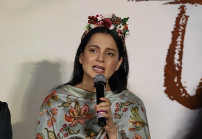 Kangana Ranaut feels COVID-19 could be 'potential bio war' | Kangana Ranaut feels COVID-19 could be 'potential bio war' Kangana Ranaut feels COVID-19 could be 'potential bio war' | Kangana Ranaut feels COVID-19 could be 'potential bio war'