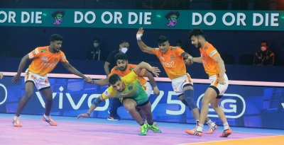 PKL 8: Patna Pirates thrash Puneri Paltan, qualify for playoffs | PKL 8: Patna Pirates thrash Puneri Paltan, qualify for playoffs