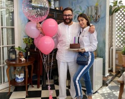 No trolls, just 'likes': Kareena posts little Jeh's pic with Saif, Taimur | No trolls, just 'likes': Kareena posts little Jeh's pic with Saif, Taimur