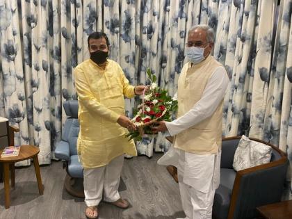 Bhupesh Baghel meets Nitin Gadkari, requests for three new national highways in Chhattisgarh | Bhupesh Baghel meets Nitin Gadkari, requests for three new national highways in Chhattisgarh