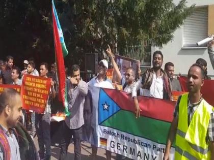 Baloch hold anti-Pak protest in Germany, raise pro-freedom slogans | Baloch hold anti-Pak protest in Germany, raise pro-freedom slogans