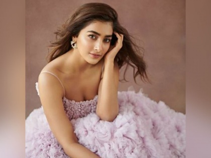 Pooja Hegde tests positive for COVID-19, isolates self | Pooja Hegde tests positive for COVID-19, isolates self