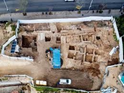 Israel discovers 2,150-year-old Hellenistic farm in central Tel Aviv | Israel discovers 2,150-year-old Hellenistic farm in central Tel Aviv